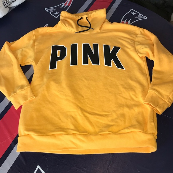 SOLD 🥳 Victoria Secret Pink Outfit - Picture 3 of 6